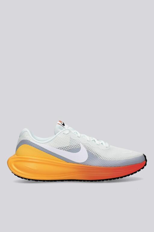Nike Revolution 8
